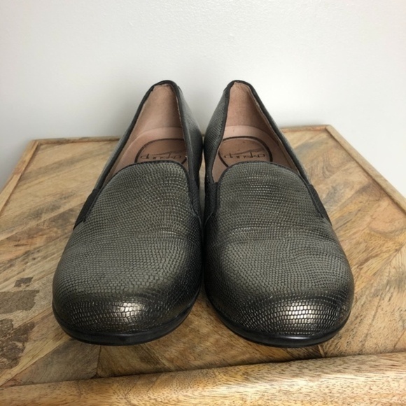 Dansko Gold Addy Metallic Lizard Leather Loafers Women Size 36 or 6 - Picture 2 of 8